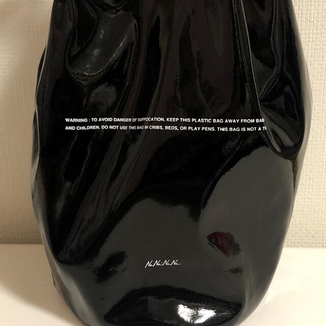 ZARA(ザラ)の完売品　nananana trash box バケツバッグ　エナメル　巾着バッグ レディースのバッグ(ハンドバッグ)の商品写真