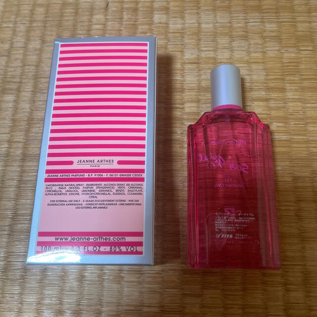 JEANNE ARTHES(ジャンヌアルテス)のジャンヌアルテス　セクシーガール　１００ｍｌ コスメ/美容の香水(香水(女性用))の商品写真