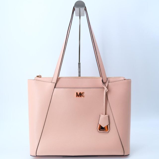 Michael Kors - マイケルコース トートバッグ A4収納 ピンク レザー MKロゴ 通勤通学の通販 by SaSa's shop| マイケルコースならラクマ Michael Kors - マイケルコース トートバッグ A4収納 ピンク レザー MKロゴ 通勤通学の通販 by SaSa's shop| マイケルコースならラクマ