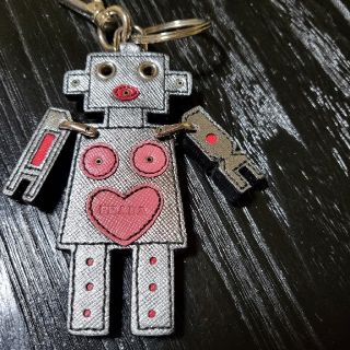 プラダ チャームの通販 100点以上 | PRADAのレディースを買うならラクマ