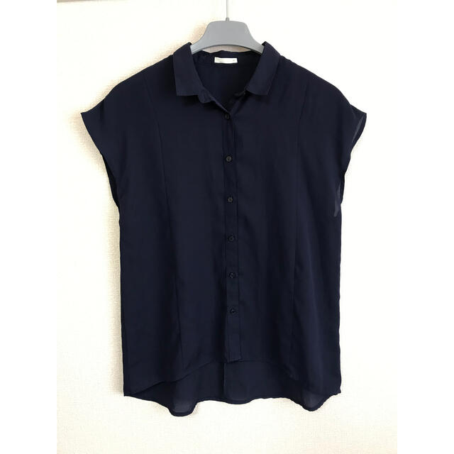 GU(ジーユー)のGU エアリーシャツ　Mサイズ レディースのトップス(シャツ/ブラウス(半袖/袖なし))の商品写真