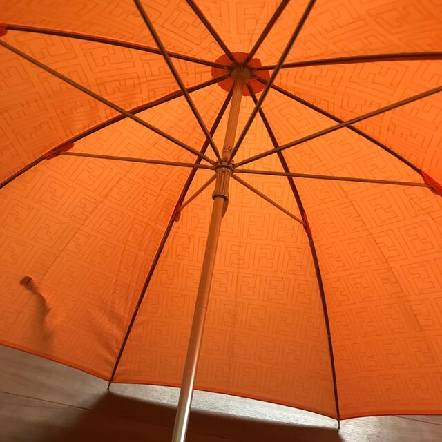 FENDI(フェンディ)のフェンディ傘　オレンジ レディースのファッション小物(傘)の商品写真