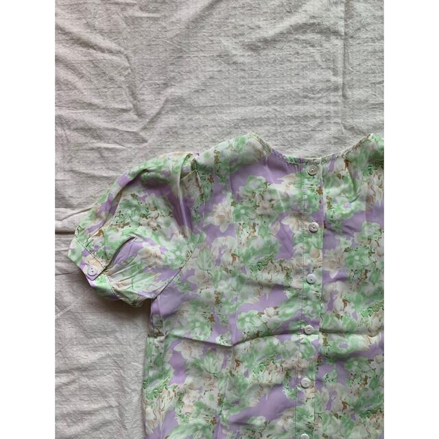 新品タグ付き　女の子　花柄半袖ブラウス　130cm キッズ/ベビー/マタニティのキッズ服女の子用(90cm~)(ブラウス)の商品写真