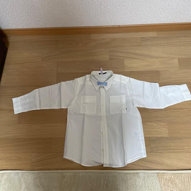 BeBe(ベベ)の子供用カッターシャツ キッズ/ベビー/マタニティのキッズ服男の子用(90cm~)(ドレス/フォーマル)の商品写真