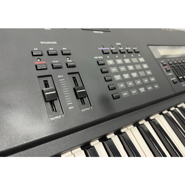 ヤマハ(ヤマハ)の☆美品 YAMAHA ヤマハ SY85 シンセサイザー ハードケース付き 楽器の鍵盤楽器(キーボード/シンセサイザー)の商品写真