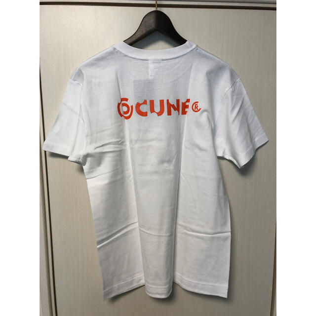 CUNE(キューン)のキューン　大蛇　Tシャツ　Mサイズ レディースのトップス(Tシャツ(半袖/袖なし))の商品写真