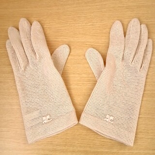 クレージュ(Courreges)の新品未使用❤レディース クレージュ 上品な夏用手袋　淡いベージュ(手袋)