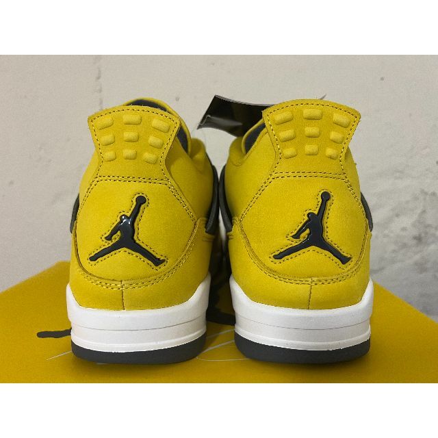 NIKE(ナイキ)のNIKE AIR JORDAN 4 RETRO TOUR YELLOW メンズの靴/シューズ(スニーカー)の商品写真