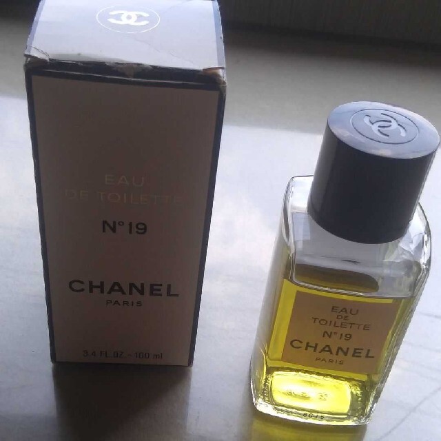 未使用　ヴィンテージ香水　CHANEL　№19  オードトワレ１００ml