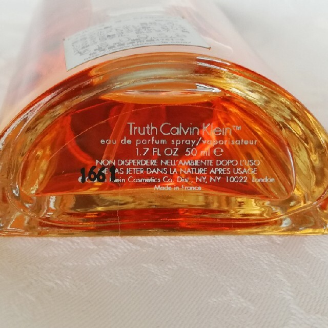 Calvin Klein(カルバンクライン)のCalvin Klein　truth 香水 コスメ/美容の香水(香水(女性用))の商品写真