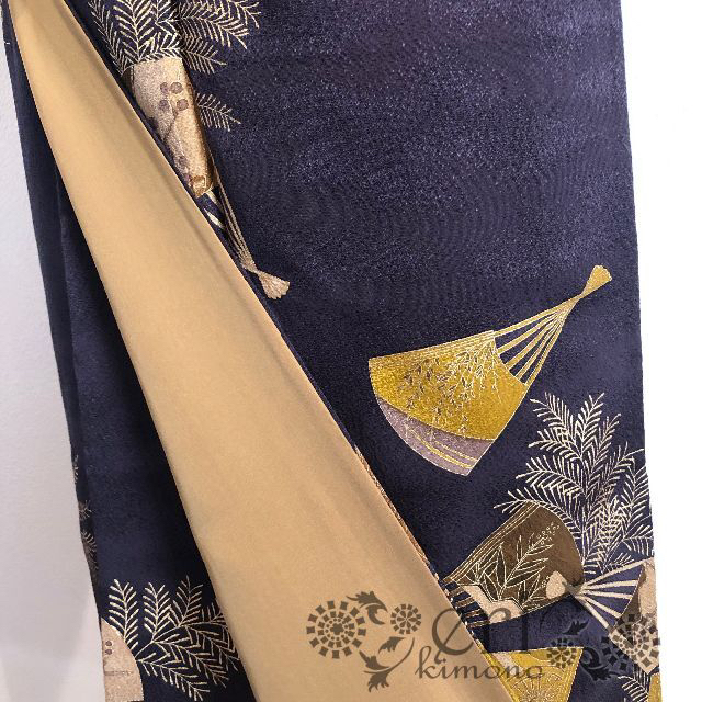 新品!しつけ糸付き】濃い紫に扇柄♡金彩が綺麗な訪問着 落款 新品!しつけ糸付き】濃い紫に扇柄♡金彩が綺麗な訪問着 落款