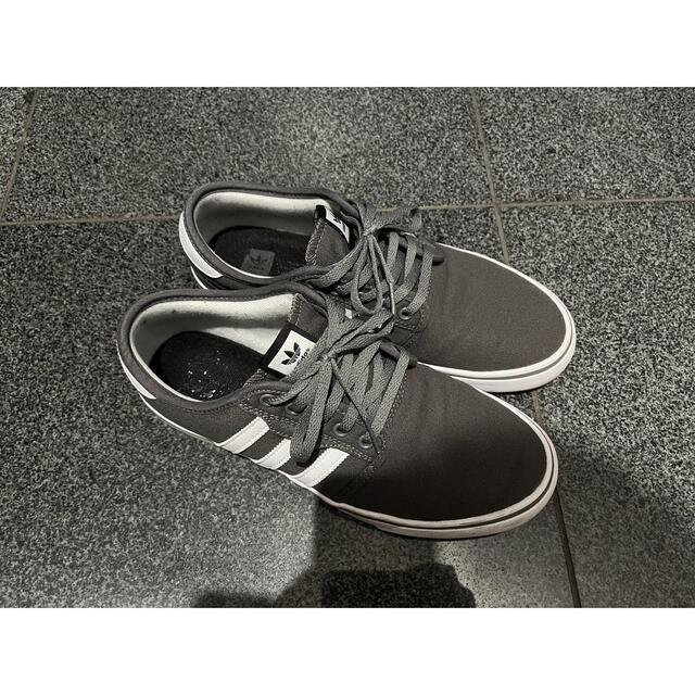 adidas(アディダス)の【adidas】スニーカー26cm（グレー） メンズの靴/シューズ(スニーカー)の商品写真