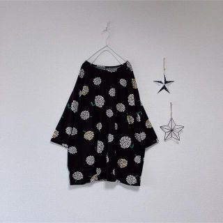 めぐ様専用 ❁black❁ 北欧フラワー ❋ チュニック(チュニック)