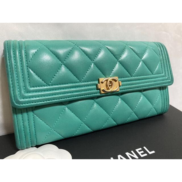 27番台】CHANEL ボーイシャネル ラムスキン 長財布 エメラルドグリーン