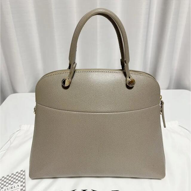 Furla(フルラ)の美品 フルラ サッビア パイパーM 2wayショルダーバッグ グレージュ レディースのバッグ(ハンドバッグ)の商品写真