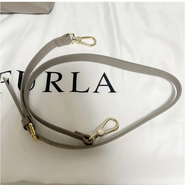 Furla(フルラ)の美品 フルラ サッビア パイパーM 2wayショルダーバッグ グレージュ レディースのバッグ(ハンドバッグ)の商品写真