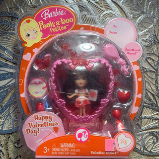 Barbie Peek a boo25