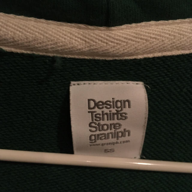 Design Tshirts Store graniph(グラニフ)のグリーン パーカー デザインTシャツ レディースのトップス(パーカー)の商品写真