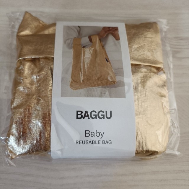 BAGGU(バグゥ)のBAGGUバグー STANDARD スタンダード　ゴールド レディースのバッグ(エコバッグ)の商品写真