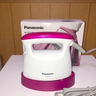 パナソニック(Panasonic)の衣類スチーマー ビビッドピンク調 NI-FS310-VP(1台入)(その他)