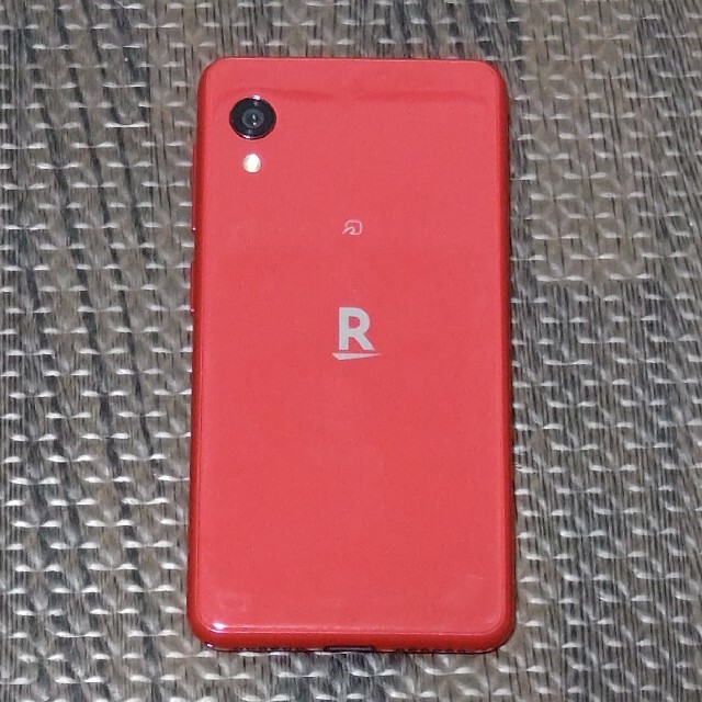 Rakuten(ラクテン)のRakuten Mini クリムゾンレッド スマホ/家電/カメラのスマートフォン/携帯電話(スマートフォン本体)の商品写真