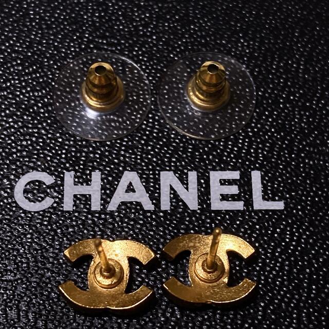 CHANEL(シャネル)の☆様専用です★廃盤レア品CHANEL★シャネル★ピアス★ラインストーン★ゴールド レディースのアクセサリー(ピアス)の商品写真