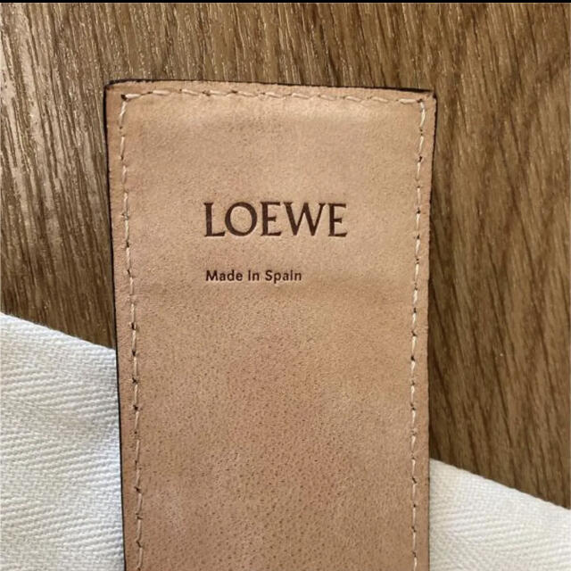 LOEWE(ロエベ)のロエベ　ブレスレット　本革　ブラック×イエロー　アクセサリー　ベルト メンズのアクセサリー(ブレスレット)の商品写真