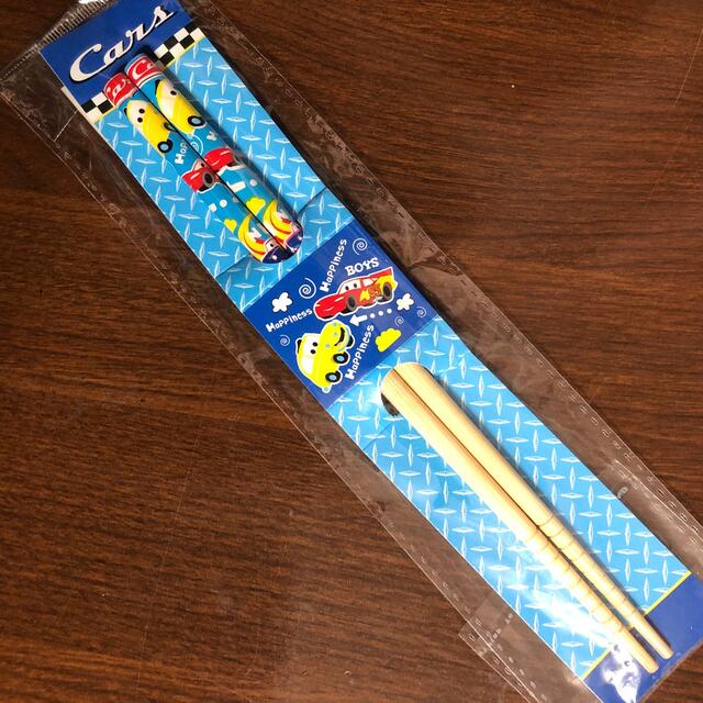 Disney(ディズニー)の新品　カーズ　天然竹　はし　20.5cm キッズ/ベビー/マタニティの授乳/お食事用品(スプーン/フォーク)の商品写真