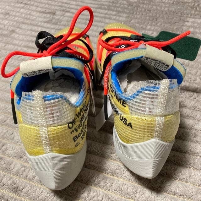 NIKE(ナイキ)の⭐️未使用　OFF-WHITE×NIKE VAPOR STREET 25cm⭐️ メンズの靴/シューズ(スニーカー)の商品写真