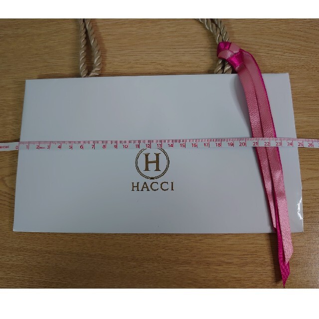 HACCI(ハッチ)のHACCI 紙袋　2枚 レディースのバッグ(ショップ袋)の商品写真