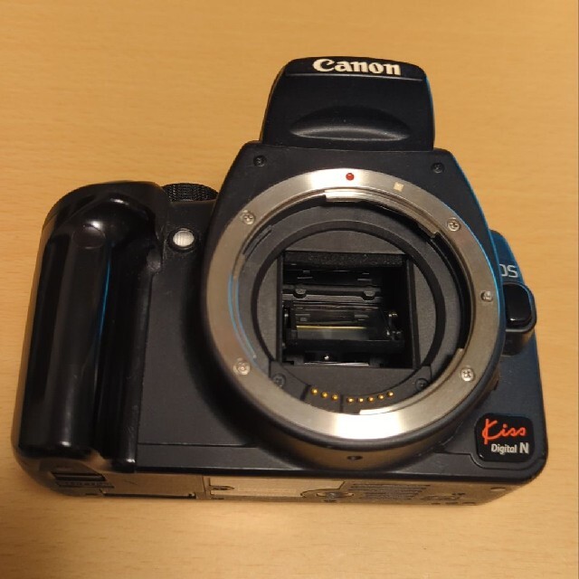 Canon(キヤノン)のCanon EOS KissDigital N ジャンク品 本体のみ スマホ/家電/カメラのカメラ(デジタル一眼)の商品写真