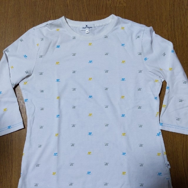 Courreges(クレージュ)の専用ですクレージュ☆七分袖シャツ2枚サイズ38 レディースのトップス(シャツ/ブラウス(長袖/七分))の商品写真