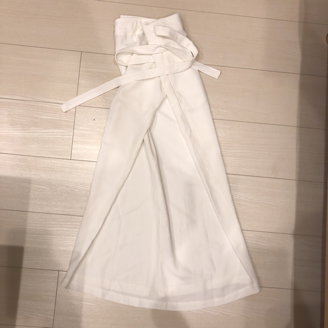 Ameri VINTAGE(アメリヴィンテージ)のお値下げ❗️ameri ラップスカート 大人気 ホワイト レディースのスカート(ロングスカート)の商品写真