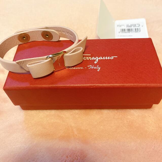 Salvatore Ferragamo(サルヴァトーレフェラガモ)のフェラガモ　ヴァラ　ブレスレット レディースのアクセサリー(ブレスレット/バングル)の商品写真