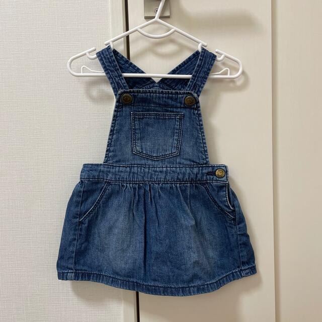 babyGAP(ベビーギャップ)のbabyGAP デニムジャンパースカート80 キッズ/ベビー/マタニティのベビー服(~85cm)(ワンピース)の商品写真