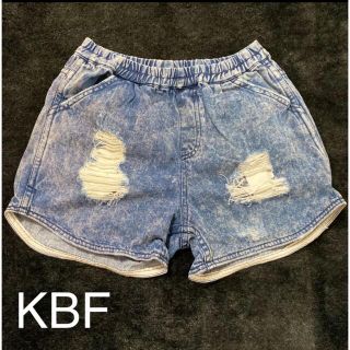 ケービーエフ(KBF)の【美品】KBF ケミカル　デニムダメージショートパンツ(デニム/ジーンズ)