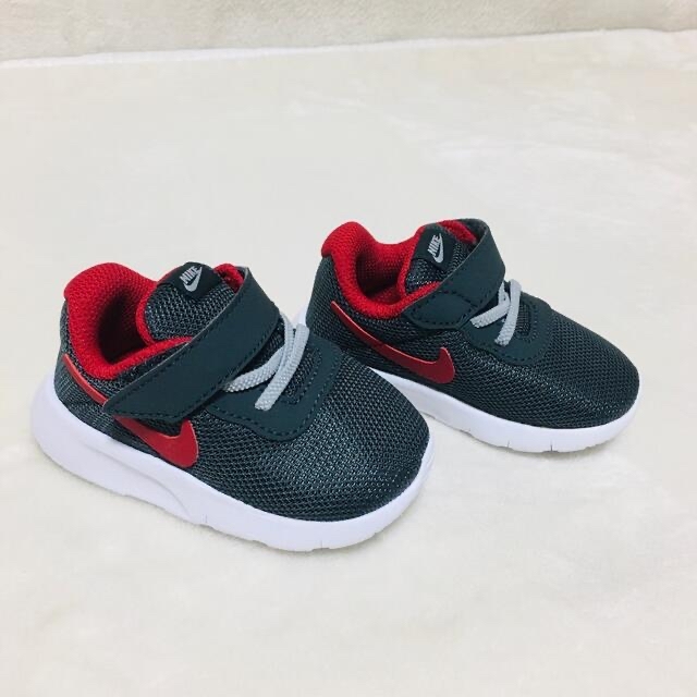 NIKE(ナイキ)のNIKE ベビーシューズ　10cm キッズ/ベビー/マタニティのベビー靴/シューズ(~14cm)(スニーカー)の商品写真