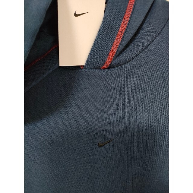 NIKE(ナイキ)のナイキ NIKE FC  パーカー 　新品未使用　Lサイズ メンズのトップス(パーカー)の商品写真