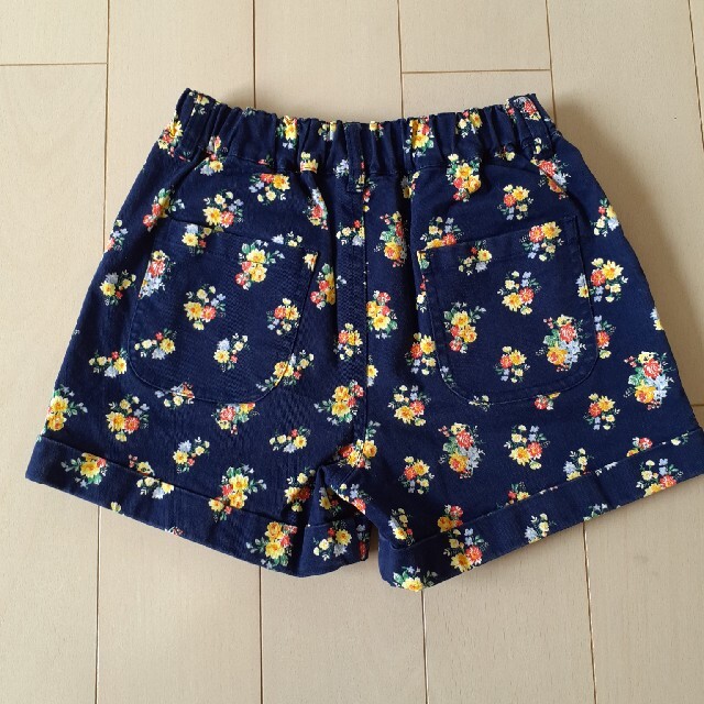 GLOBAL WORK(グローバルワーク)の☆新品&未使用「グローバルワーク」キッズ　女の子　花柄ショートパンツ☆ キッズ/ベビー/マタニティのキッズ服女の子用(90cm~)(パンツ/スパッツ)の商品写真