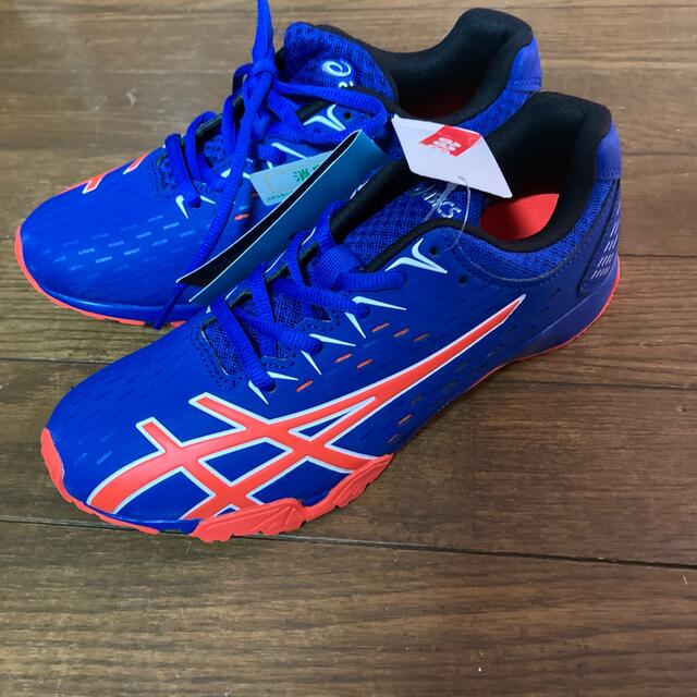 asics(アシックス)のアシックス キッズ/ベビー/マタニティのキッズ靴/シューズ(15cm~)(スニーカー)の商品写真