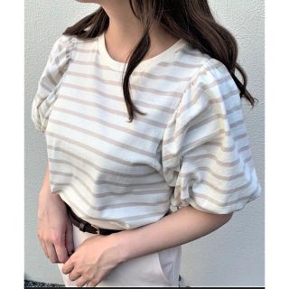 ウィゴー(WEGO)のパフスリーブ　ボーダーTシャツ　ベージュ　ホワイト(Tシャツ/カットソー(半袖/袖なし))