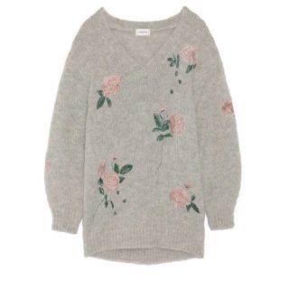 フレイアイディー フラワー刺繍ニットワンピース