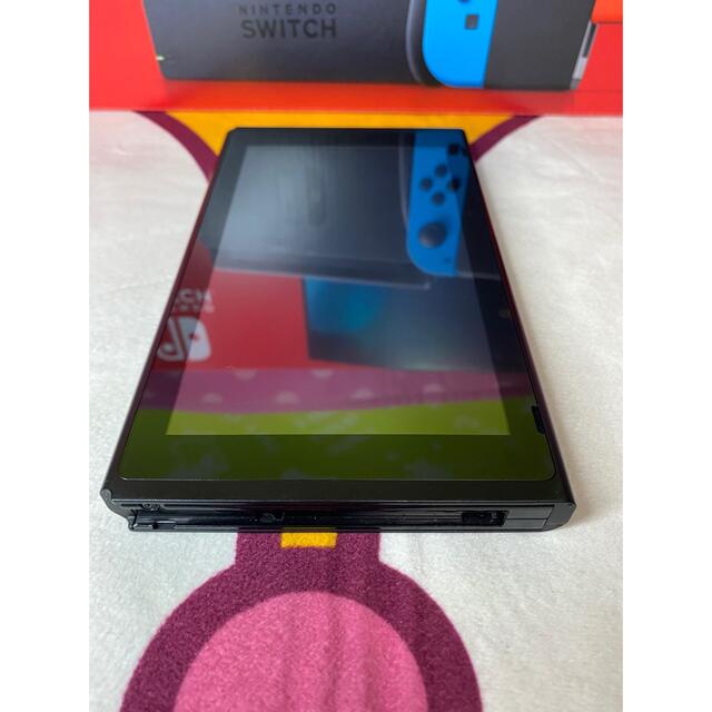 Nintendo Switch(ニンテンドースイッチ)の任天堂switch本体レッド・ブルー エンタメ/ホビーのゲームソフト/ゲーム機本体(家庭用ゲーム機本体)の商品写真