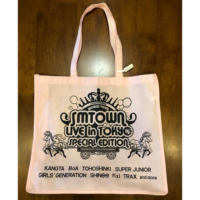 東方神起(トウホウシンキ)の送料込み^ ^smtown live in tokyo Tシャツ&バッグ セット エンタメ/ホビーのタレントグッズ(アイドルグッズ)の商品写真