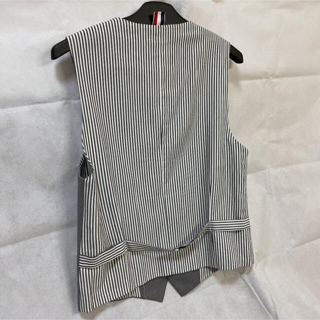 THOM BROWNE(トムブラウン)の【美品】THOM BROWNE ベスト メンズのトップス(ベスト)の商品写真