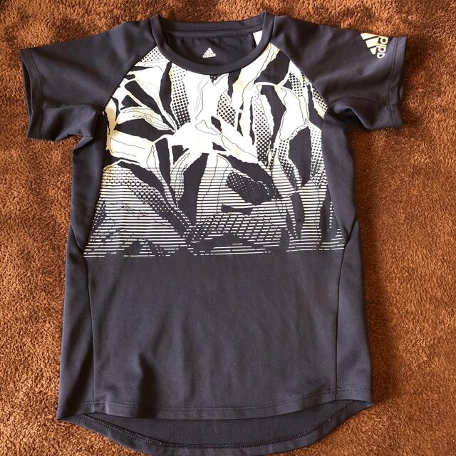 アディダス　ドライフィット　Tシャツ　キッズ140 キッズ/ベビー/マタニティのキッズ服男の子用(90cm~)(Tシャツ/カットソー)の商品写真