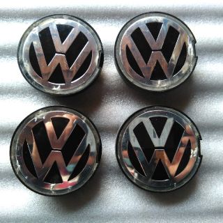 フォルクスワーゲン(Volkswagen)のフォルクスワーゲンアルミホイール用センターキャップ　４個セット  送料込み(ホイール)