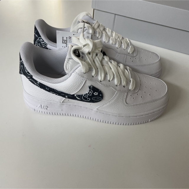 NIKE(ナイキ)のNike Air Force 1 ’07 Essential W PAISLEY レディースの靴/シューズ(スニーカー)の商品写真