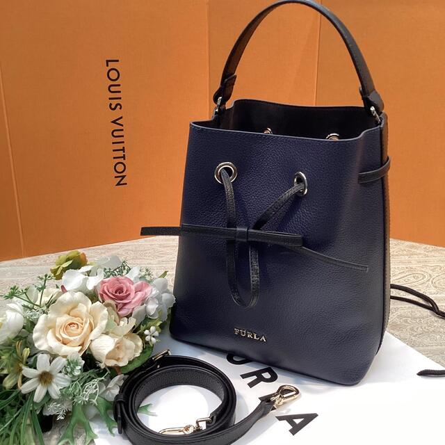 未使用! FURLA フルラ コスタンザ 2way バッグ ネイビー×ブラック 未使用! FURLA フルラ コスタンザ 2way バッグ ネイビー×ブラック