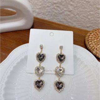 リルリリー(lilLilly)のtriple heart earring (black)(ピアス)